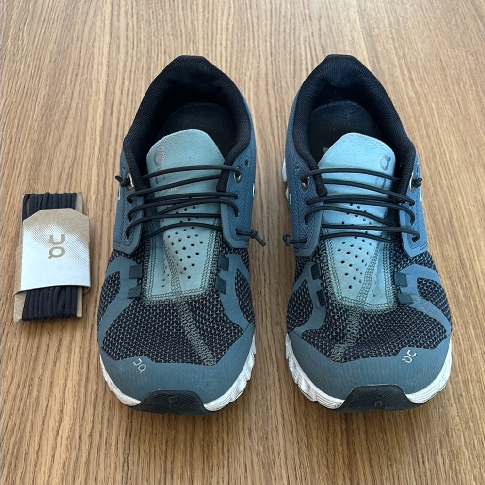 On Running Women's Shoes - Black and Gray